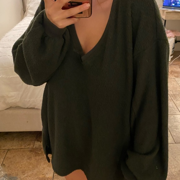 Urban Outfitters soft pull over - Picture 1 of 3